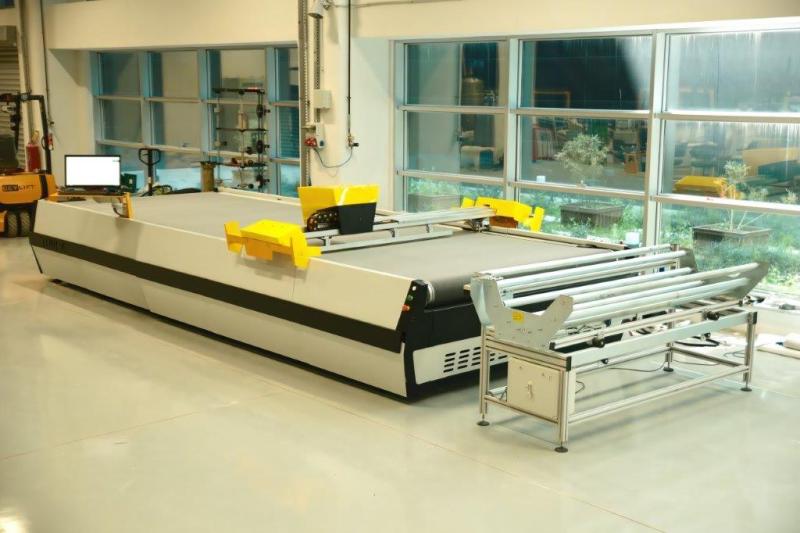 YÜKSEK HIZLI CNC KESİM MAKİNESİ KONVEYÖRLÜ