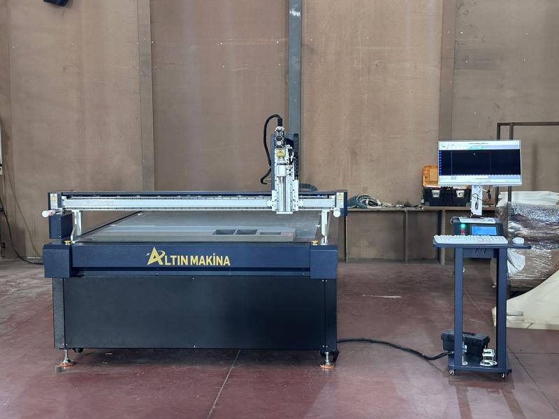 CNC Kumaş Kesim Makinesi