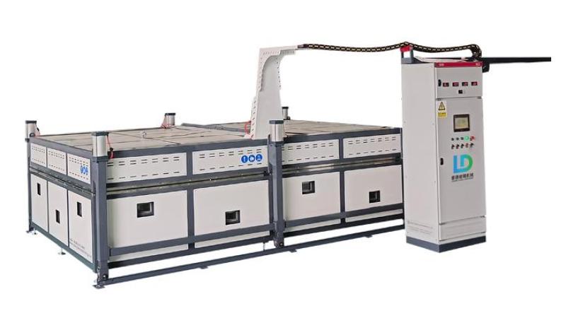 Glass bending furnace
