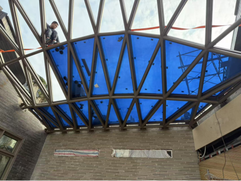 Electrochromic glass