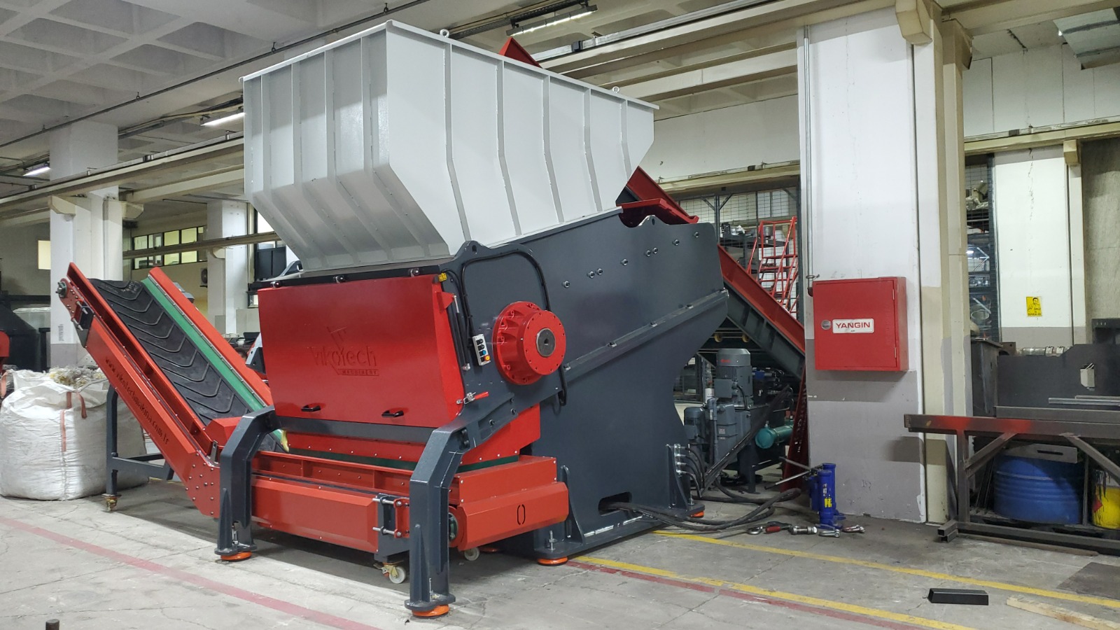 SINGLE SHAFT SHREDDER