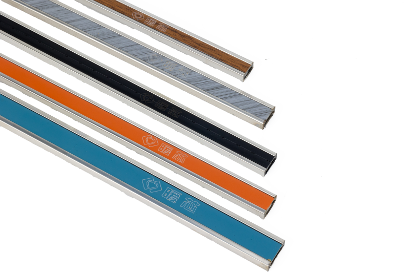 NEW TYPE OF HOLLOW THERMAL INSULATION SPACER