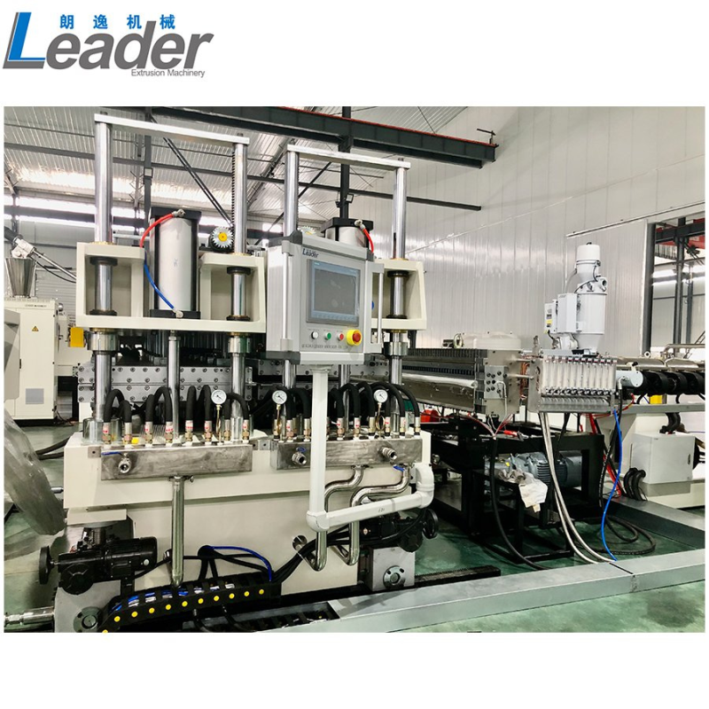 Çok veya İki Duvarlı Polikarbonat Levha Ekstrüzyon Makinesi UV Kaplamalı