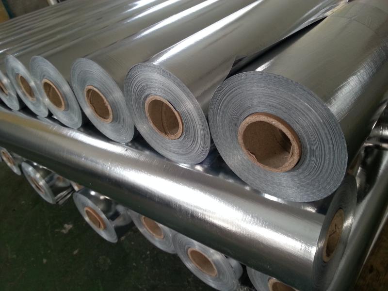 Woven foil insulation roll