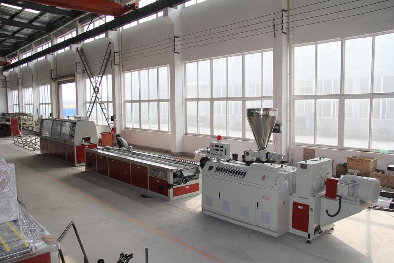 PVC profil ekstrüderi