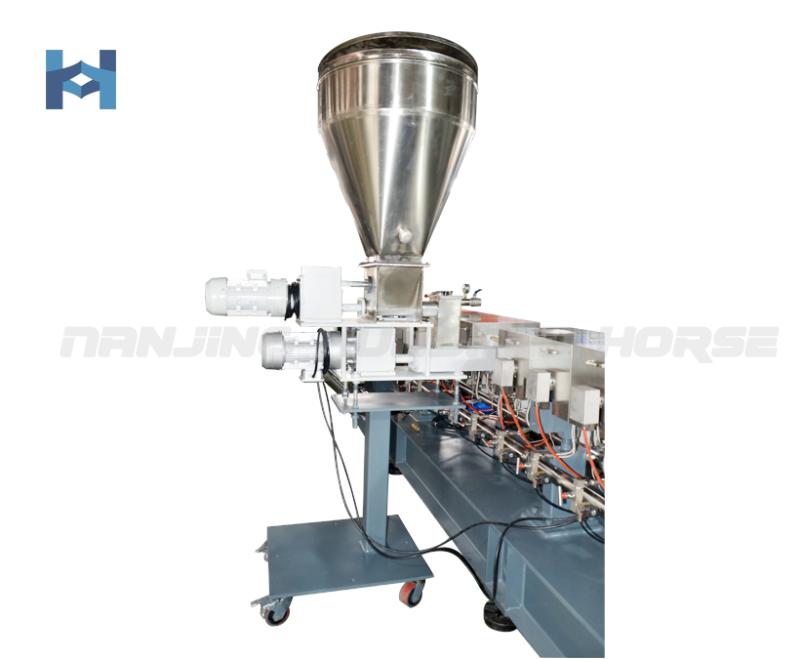 Two stages side feeder