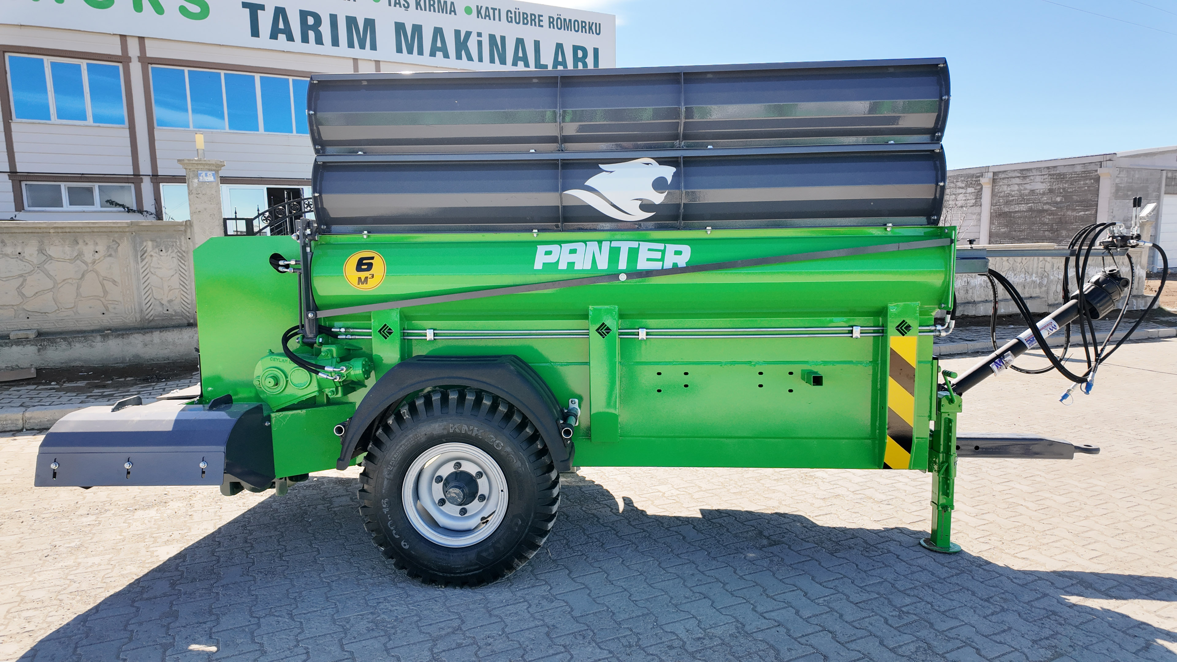 KATI GÜBRE DAĞITMA RÖMORKLARI