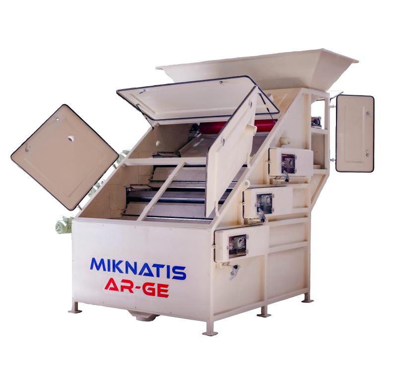 High Indensity Magnetic Field Roll Separator