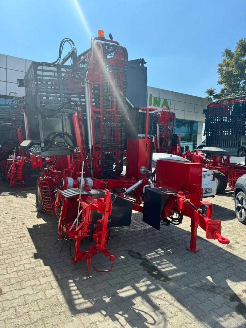 BARIS BEET HARVESTING MACHINE