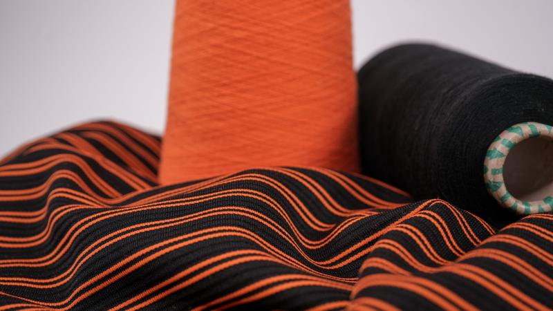 Ne 20/2 - Ne 30/2 %50-50 Pamuk-Akrilik Boyalı İplik