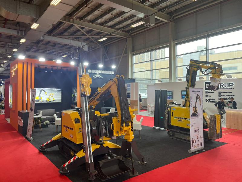 UZAKTAN KUMANDALI KIRICILI YIKIM ROBOTU