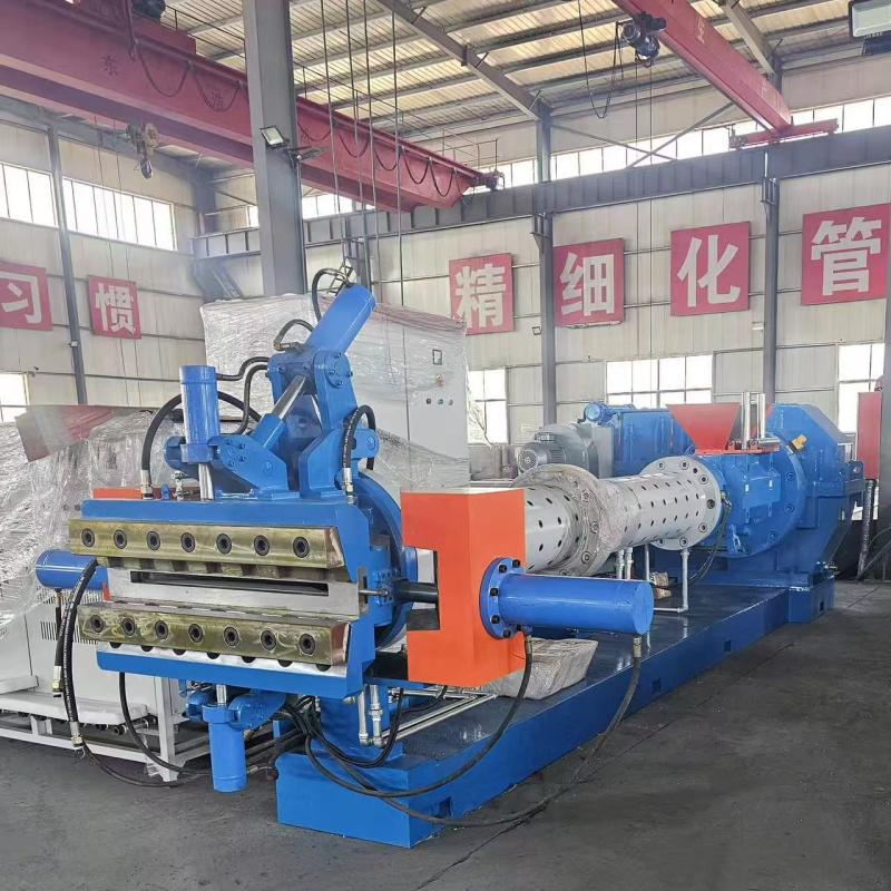 Pin-barrel cold feed rubber extruder