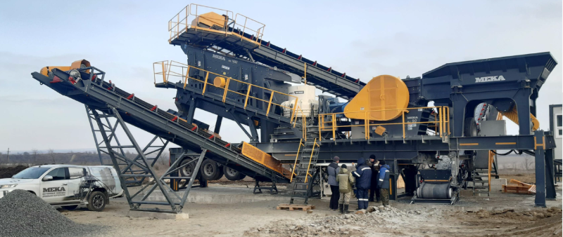 PORTABLE CRUSHING AND SCREENING EQUIPMENT