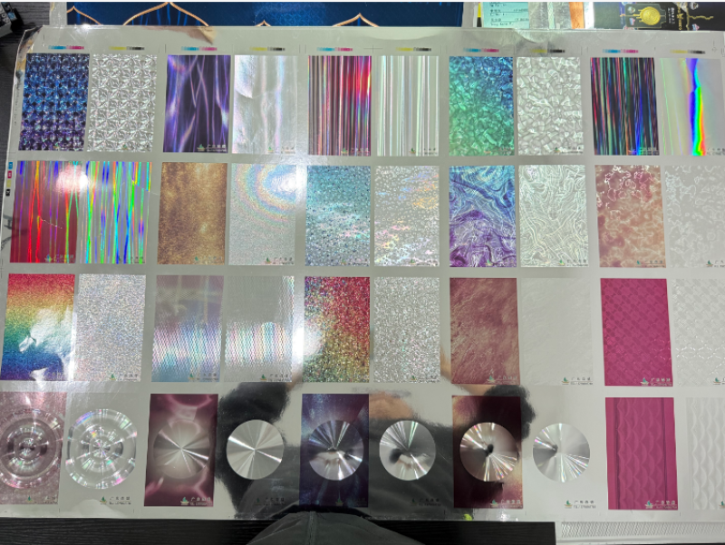 Holographic positioning paper