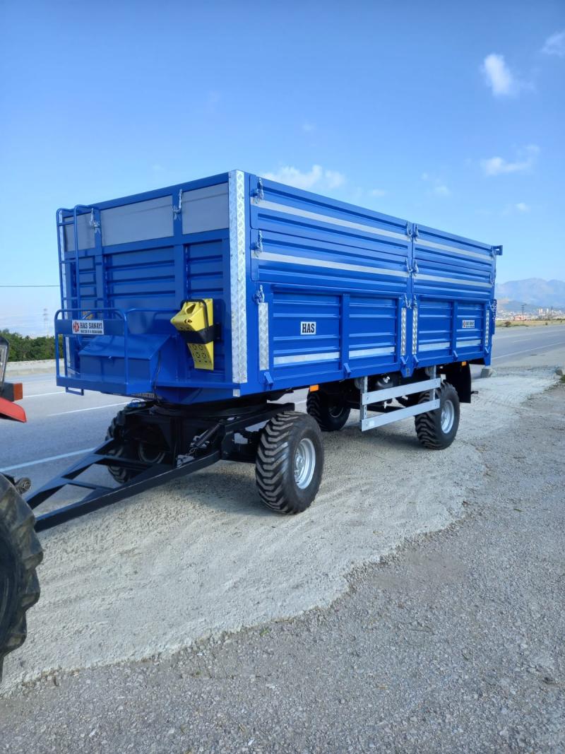 Agricultural trailer