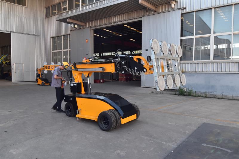 Cam taşıma için vakumlu kaldırıcı robot